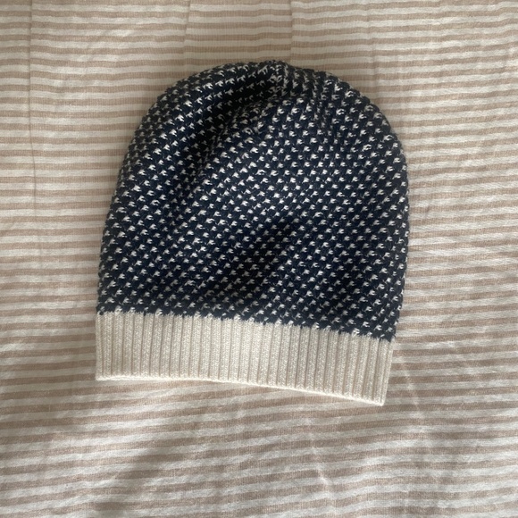 Banana Republic Black and Ivory Slouchy Toque - Picture 1 of 3